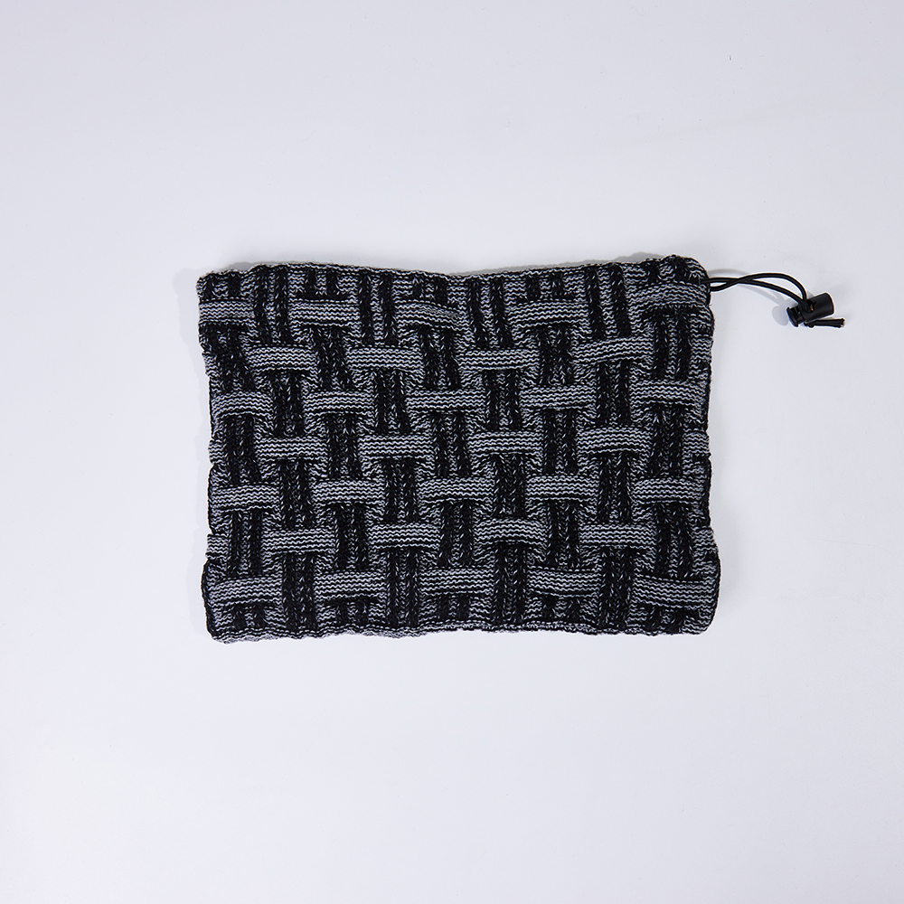 Cf W 0007 Knitted Scarf 1