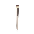 05 Foundation brush