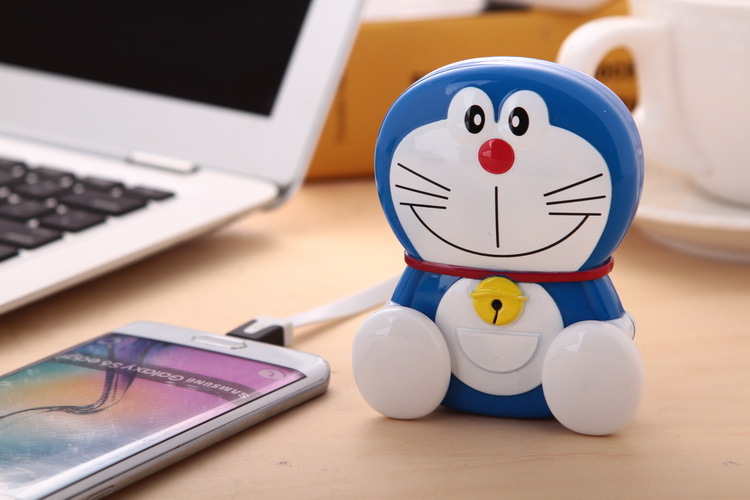 Hot Sale Doraemon cartoon charger 8000MAh machine cat jingle cat power bank external Portable Battery Charger with package