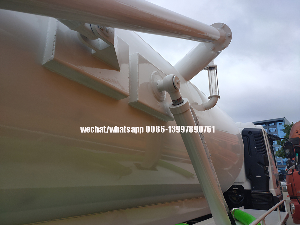 Sewage Vacuum Truck7 Jpg