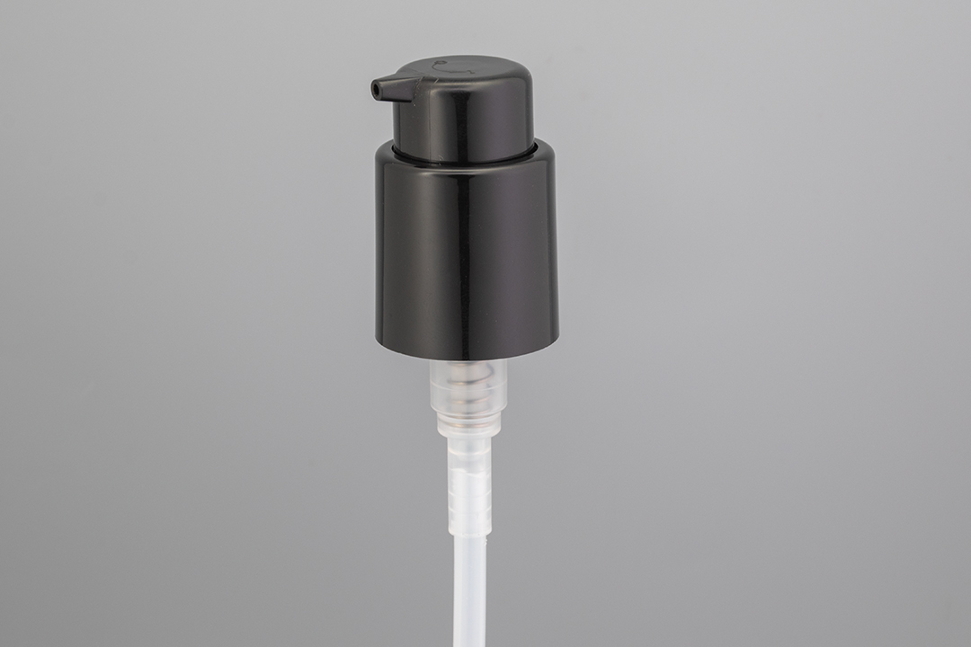 24/410 Glossy Black Left-Right Lock Lotion Pump