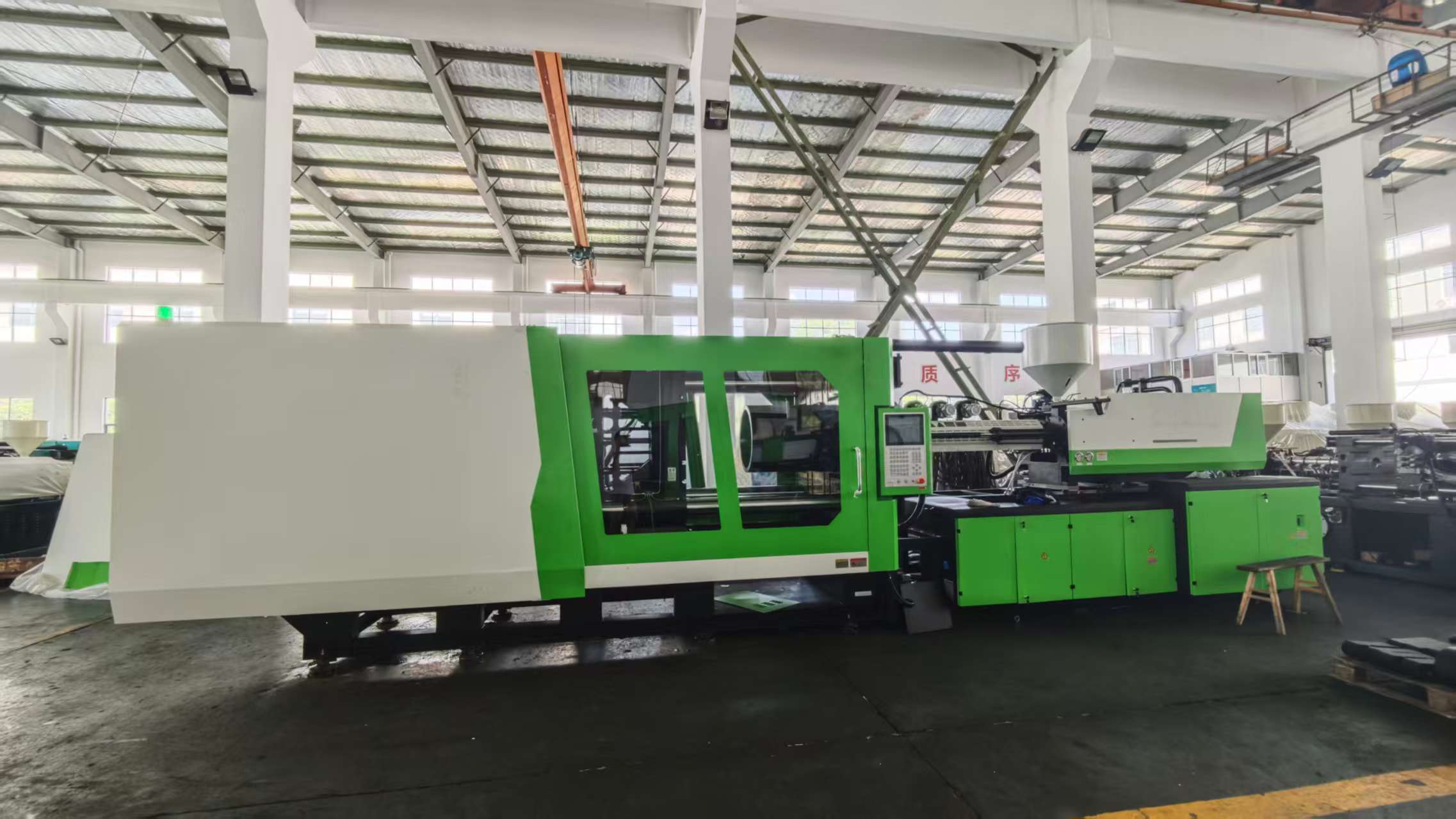 660Ton Injection Molding Machine PET