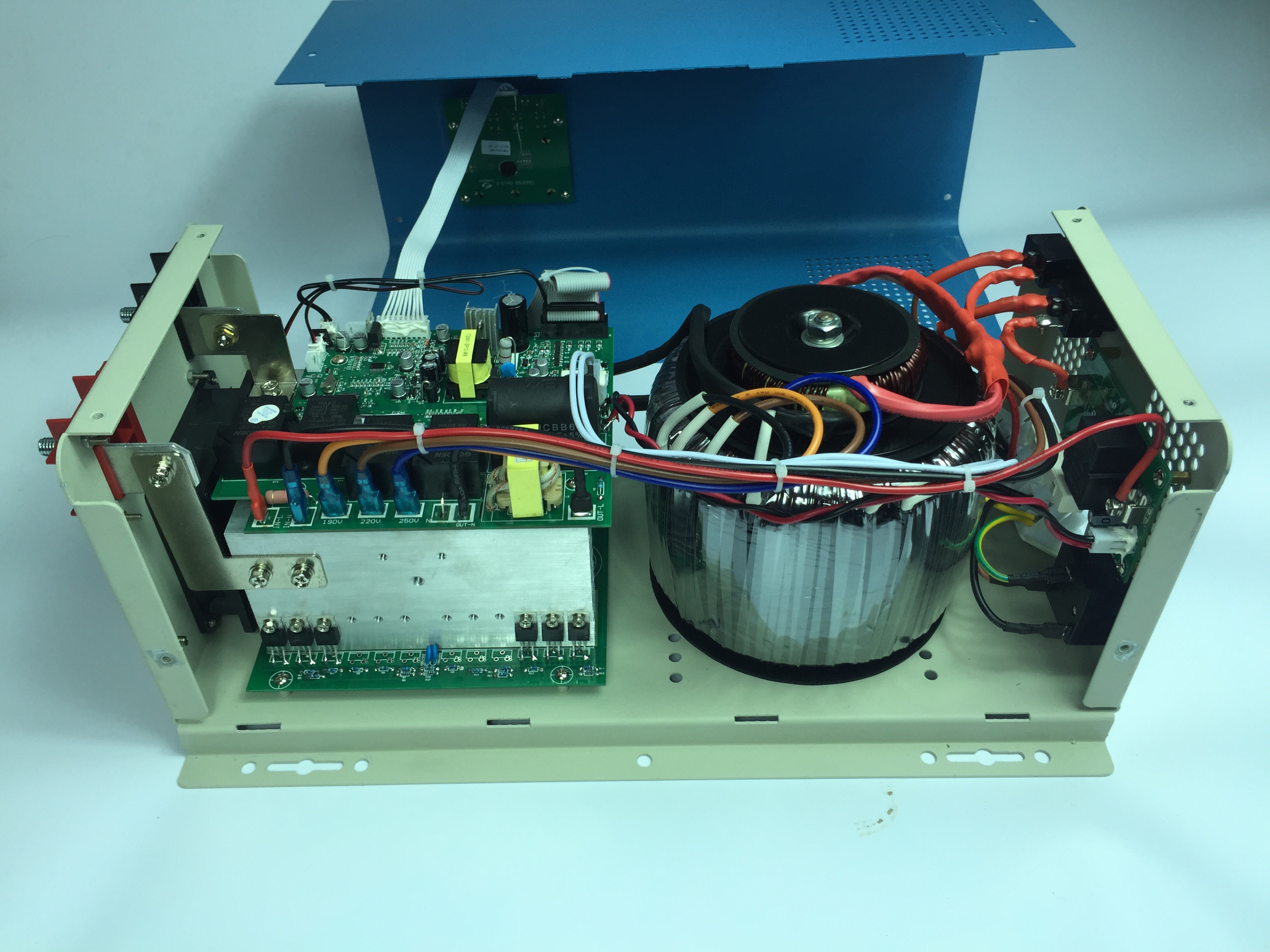 Pure Sine Off Grid Inverter 5000W 24V /48V Of Off Grid Inverter With Off Grid Solar Inverter Built In AC Charge