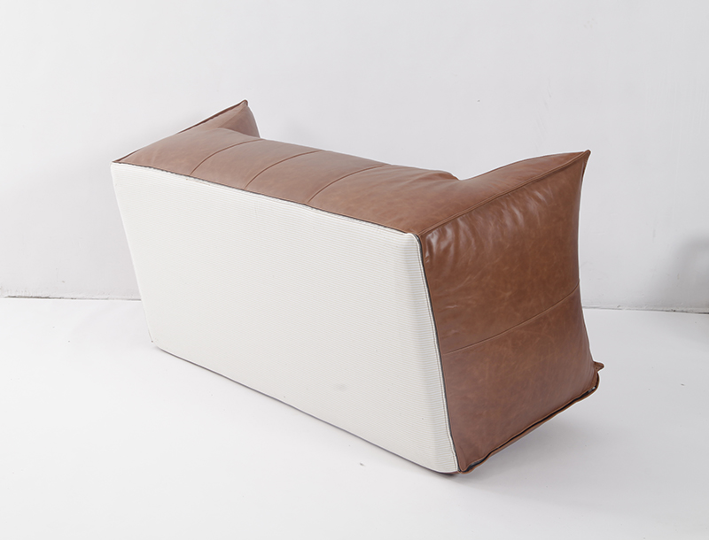 Modern_Le_Bambole_vintage_leather_Sofa