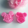 2Pcs/Set Cute Cartoon Cookie Mould Plastic Sugar Fondant Cake Mold Bear Mickey Biscuit Cookie Cutters Cookie Tools