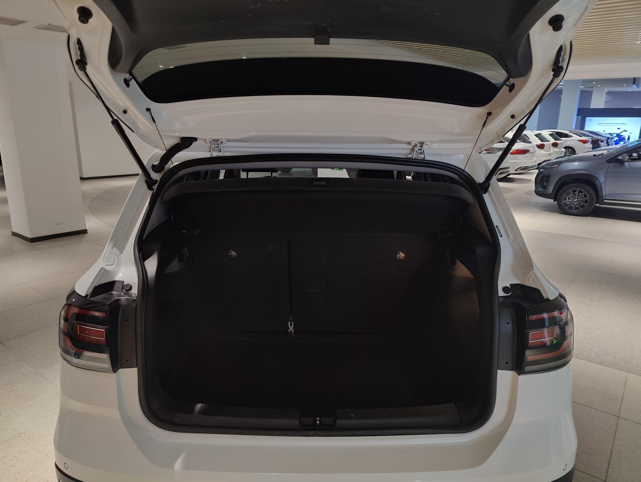 Volkswagen Tacqua Smart Connectivity Edition