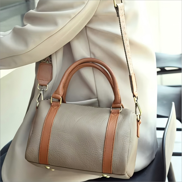 Fashionable commuter lady's crossbody bag