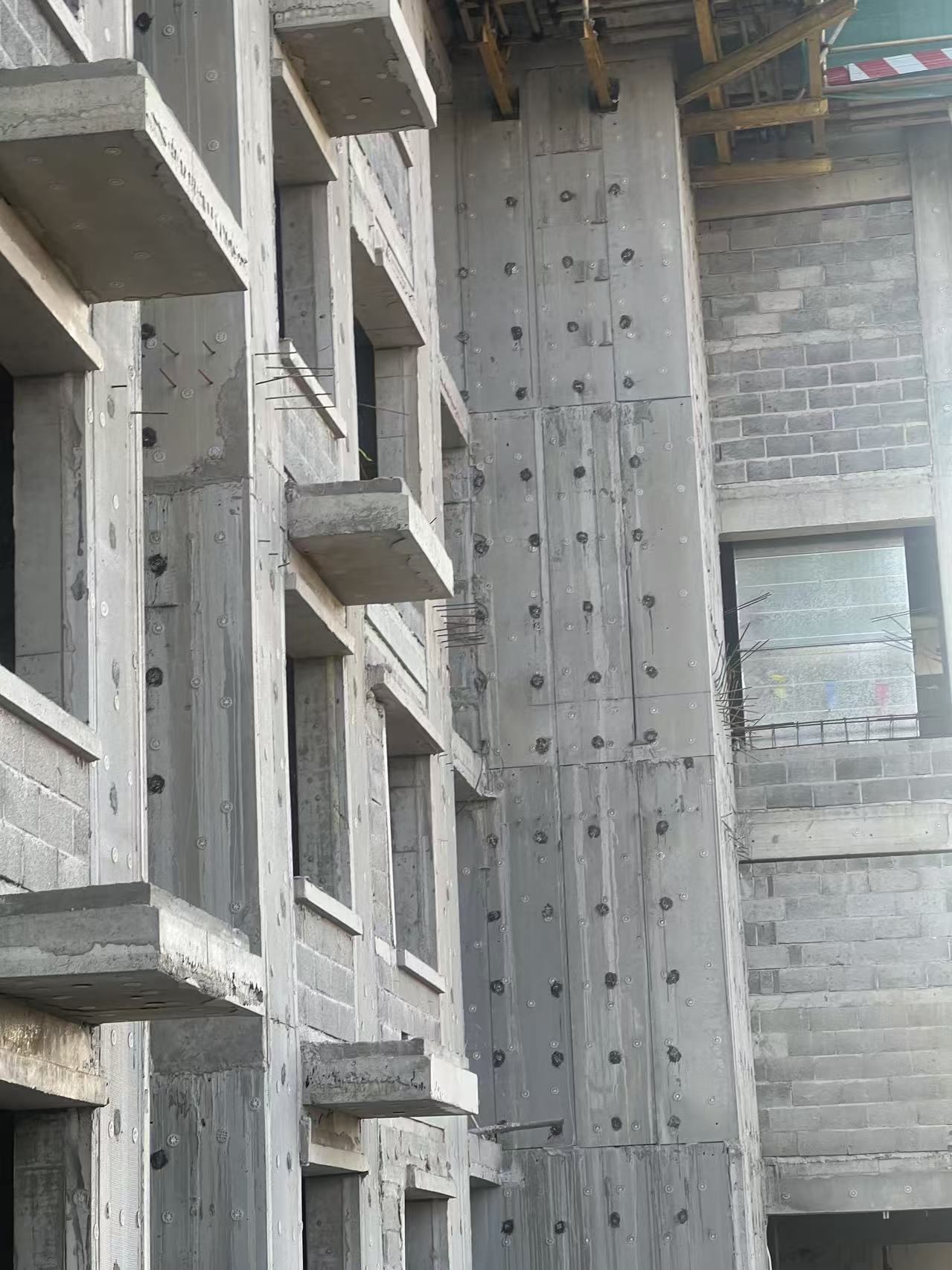 Non-dismantling formwork integrated panel