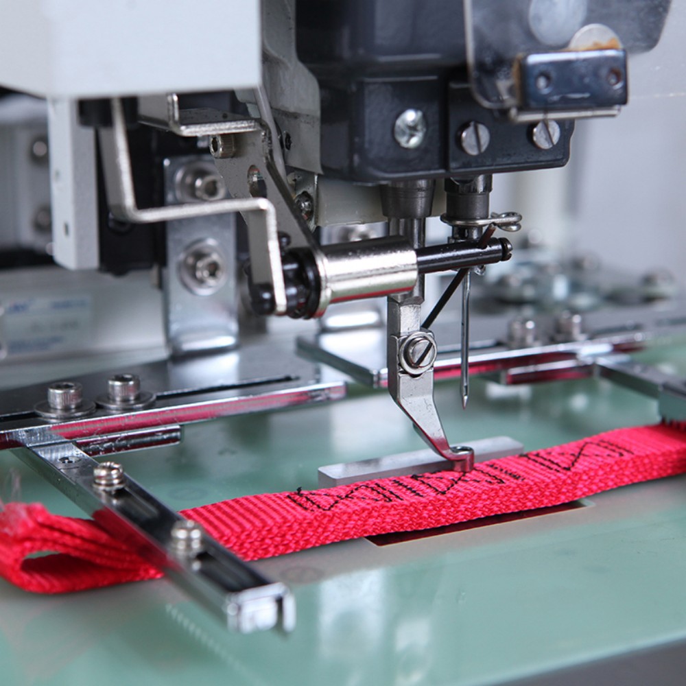 HM-3020B New Type Brother 3020 Computerized Pattern Sewing Machine Safety Gloves Stitching Machine Template Machine (6)