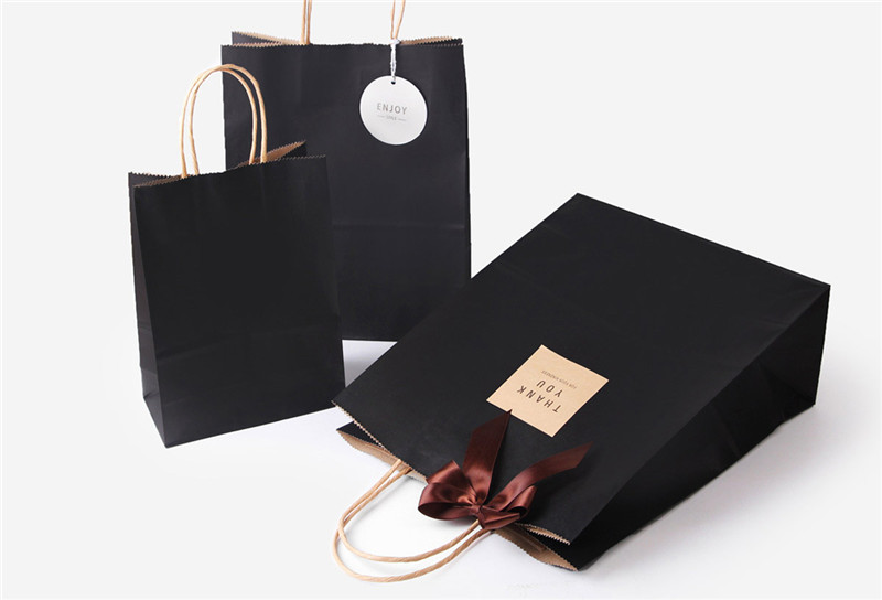 50pcs 15x21x8cm Kraft Paper Bags Environmental Protection Black White Color Paper Bags Wedding Birthday Party Gift Bags Supply