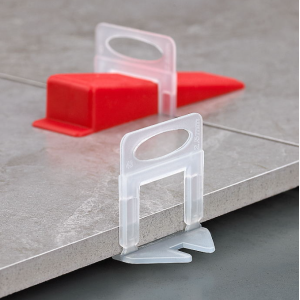 Essential leveling tools for laying tiles