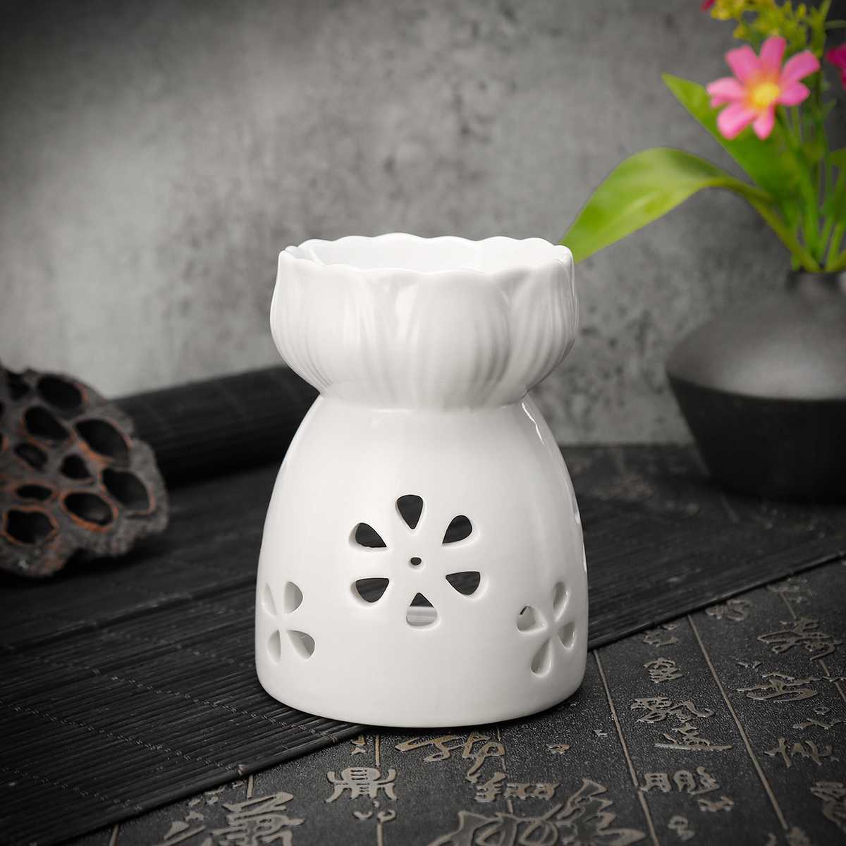 NEW Ceramic Candle Holder Oil Incense Burner Essential Aromatherapy Oil Burner Lamps Porcelain Home Living Room