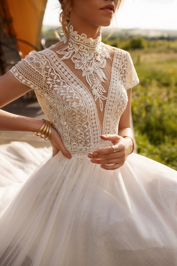 Vintage Boho Wedding Dress Lace Tulle High Neck Cap Sleeves A Line Bohemian Bridal Gowns 2021 Ivory ELegant Bride Dress