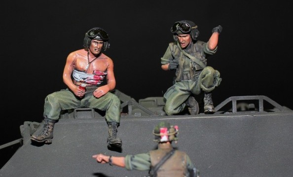 1/35 Scale Vietnam War US Army Tankers talk 3 people Miniatures Unpainted Resin Model Kit Figure Free Shipping