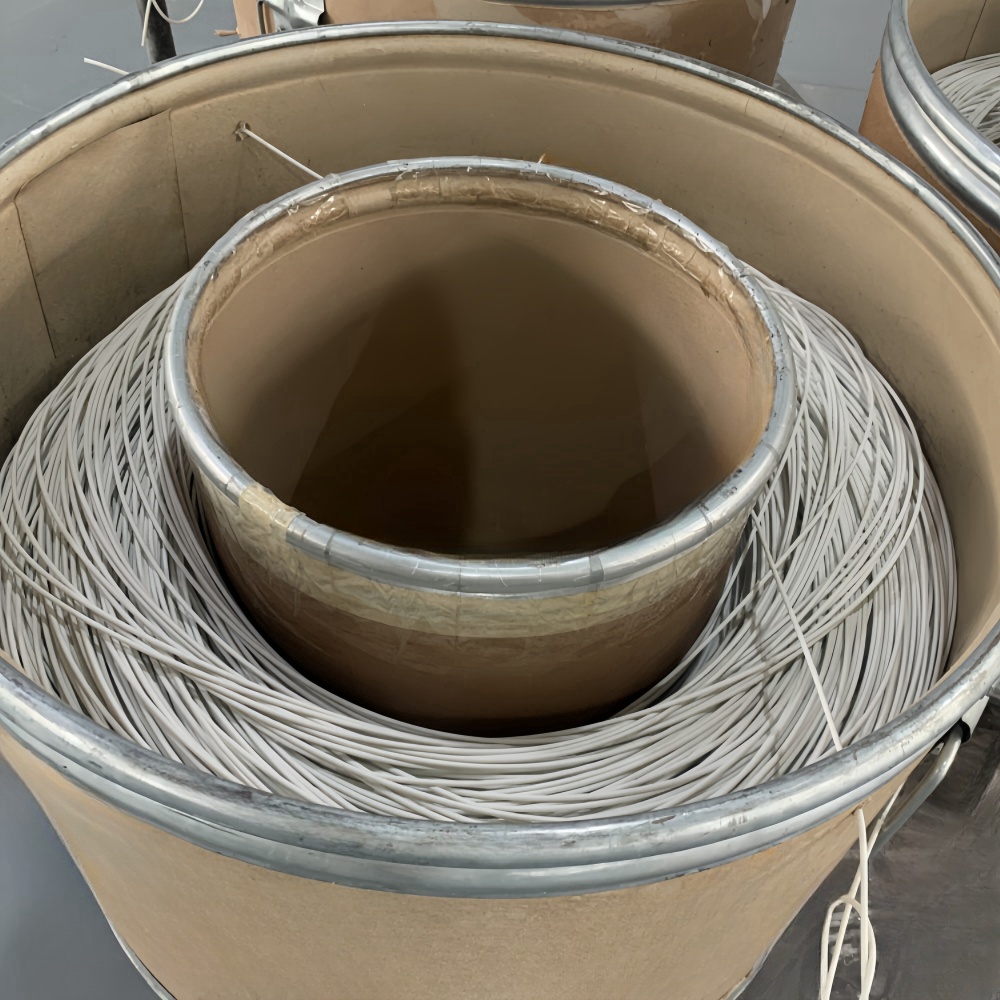 Silicone-braided wire white