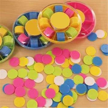 100Pcs Counters Counting Chips Plastic Markers 25 mm Mixed Colors for Bingo Chips Game Tokens with Storage Box