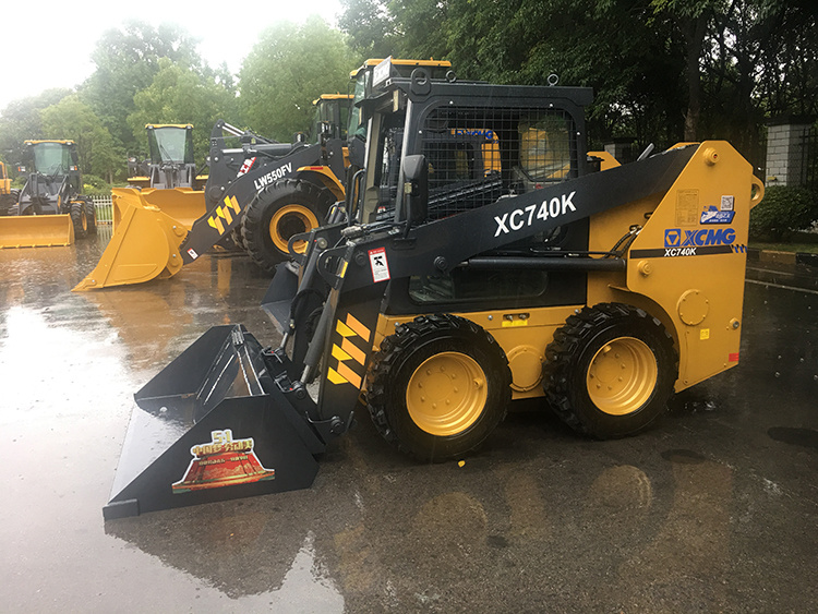 XCMG XC740K Chinese wheel track skid steer loader