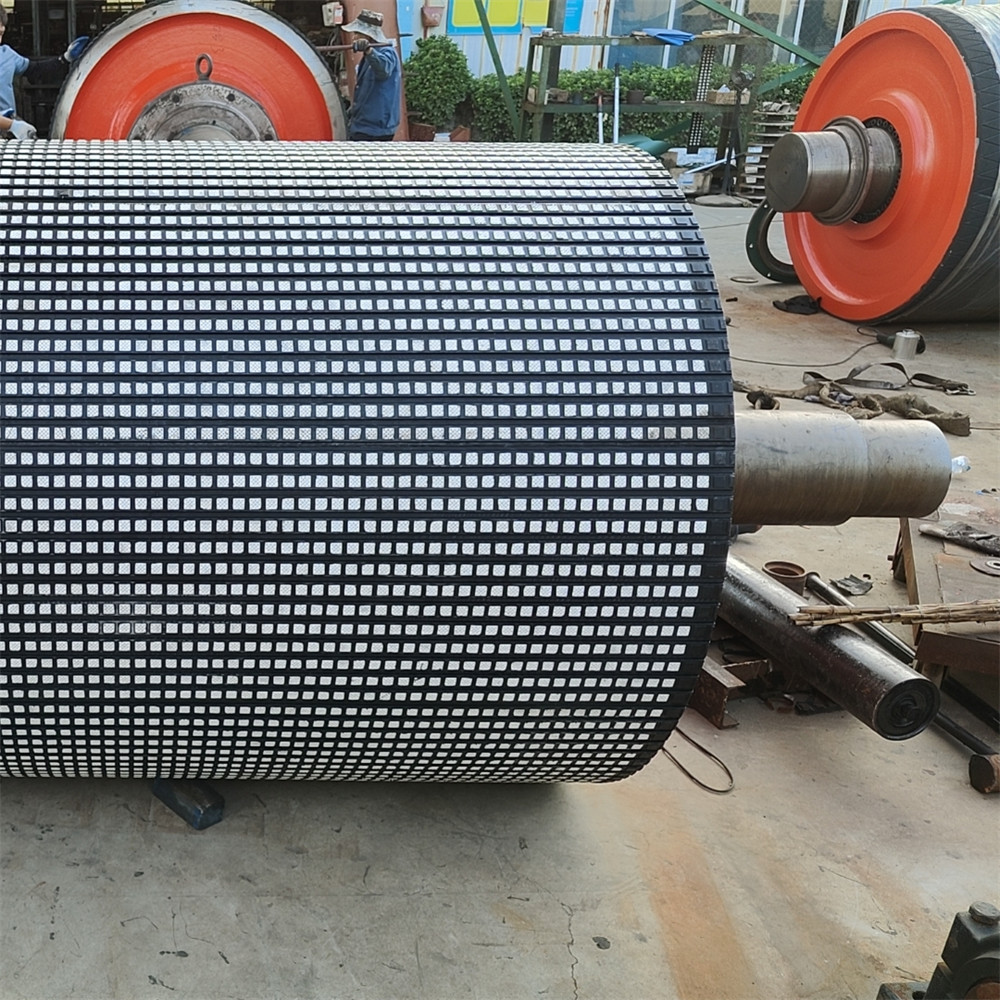 Wear-resistant roller cover rubber
