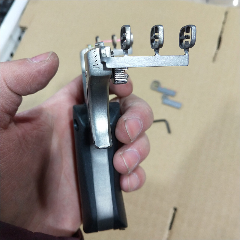 New Product Laser Slingshot High Precision Outdoor Fast Pressing Precision Infrared Slingshot Shooting Hunting Sling shot gifts