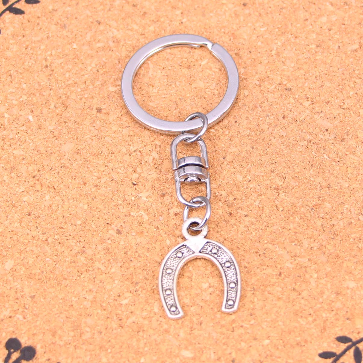 20Pcs lucky horseshoe Keychain Novelty Gadget Trinket Souvenir Christmas Gift Keychain Drop Shipping
