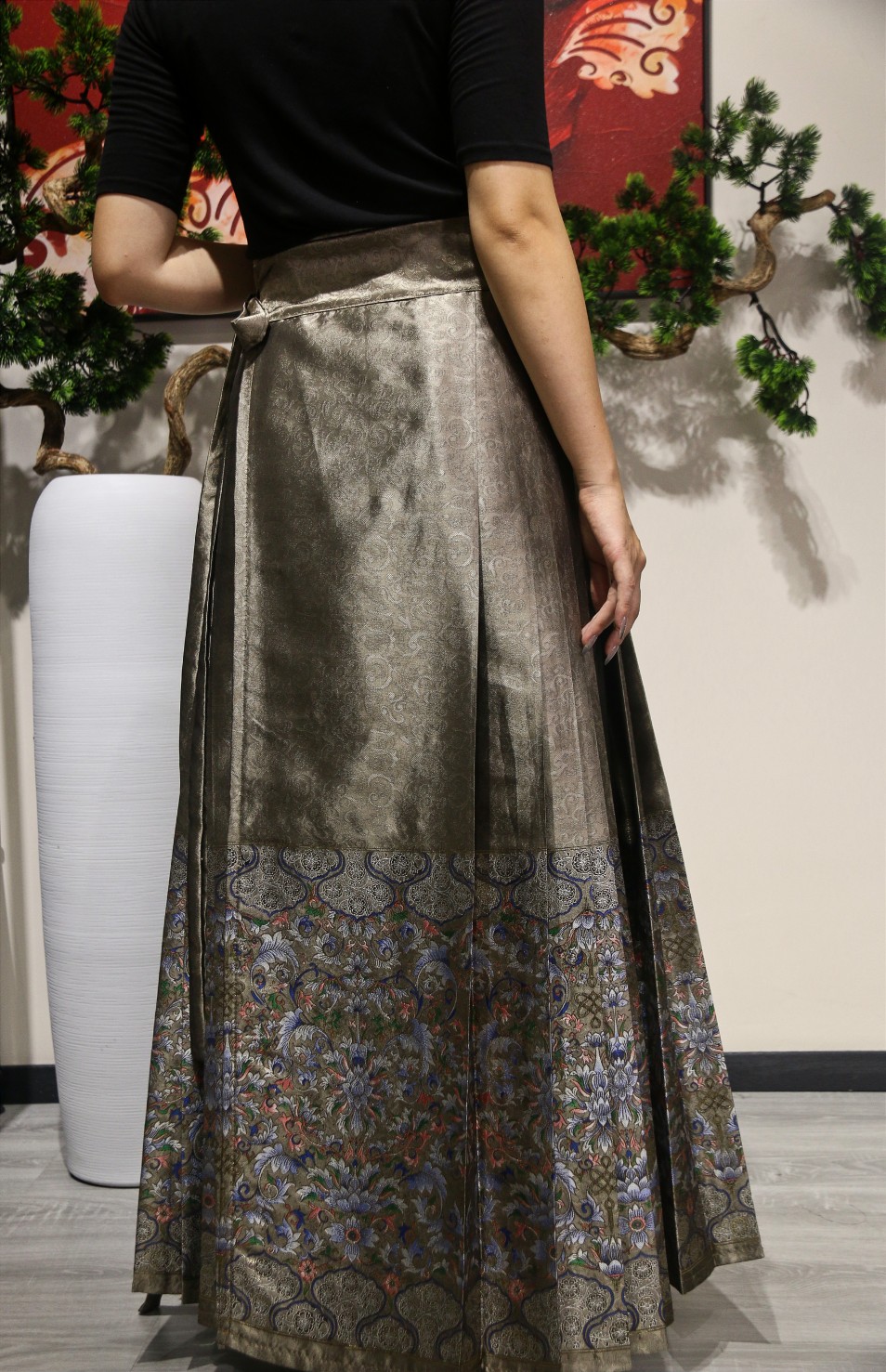 chinese horse face skirt