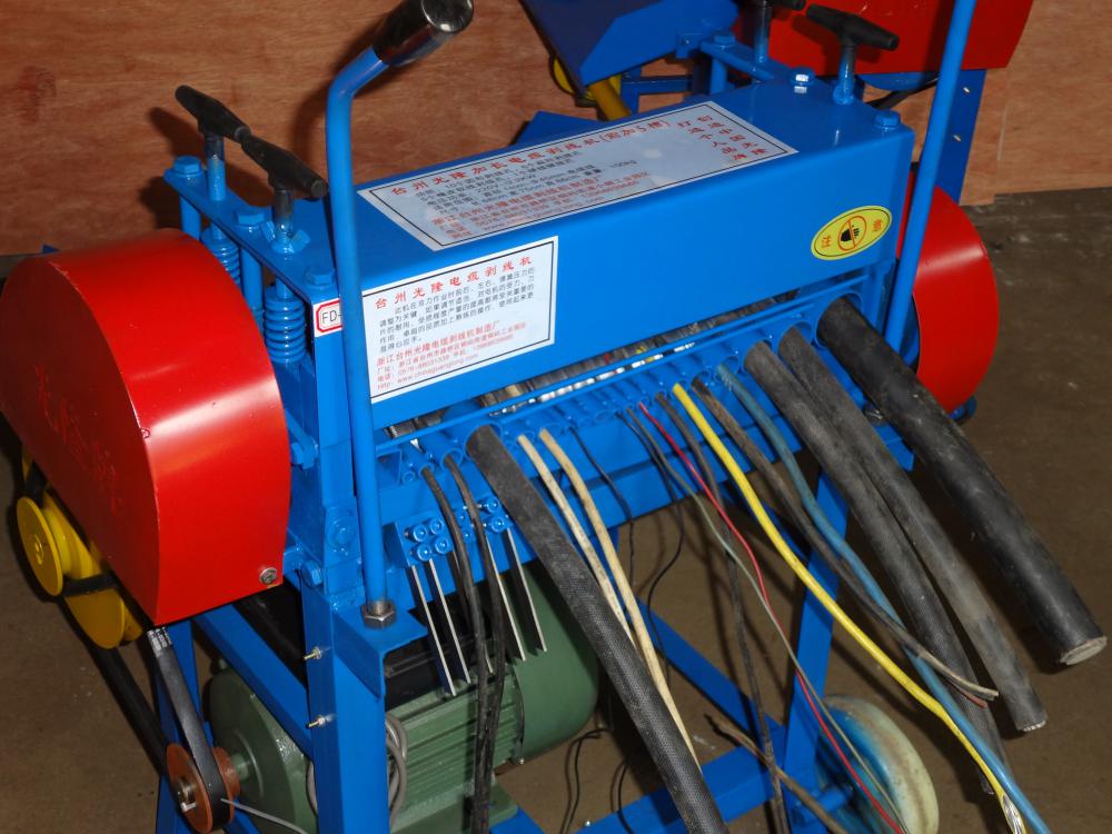 ವಿದ್ಯುತ್ ತಂತಿ ಸ್ಟ್ರಿಪ್ಪರ್ಸ್ electrical wire strippers