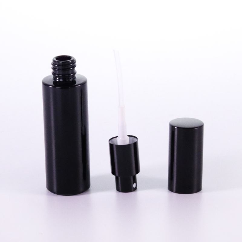 Details of flat shoulder spray bottle