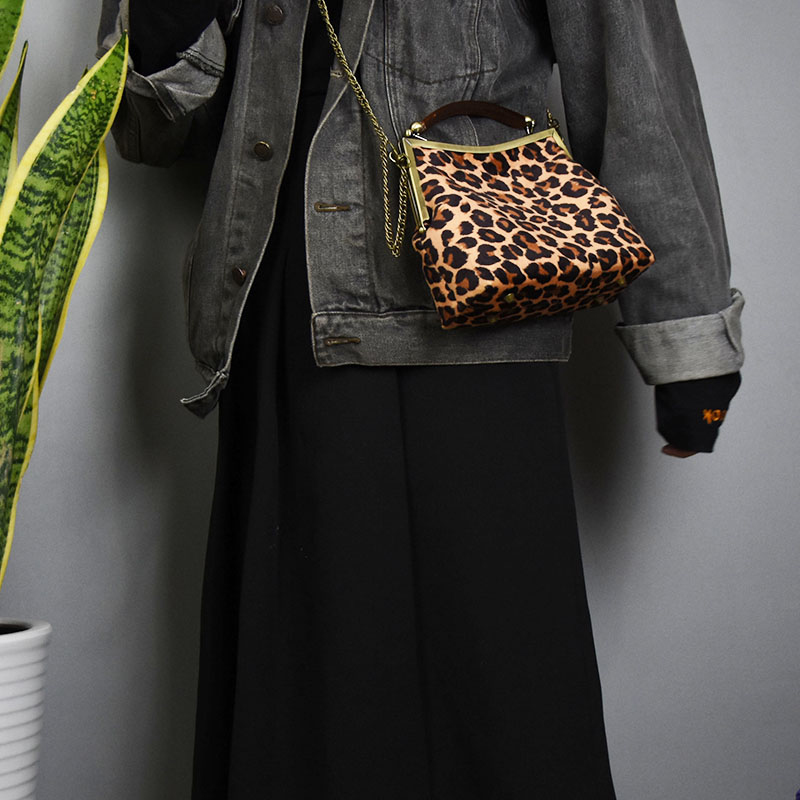 Vintage Metal Buckle Clip Women Handbags Leopard Print Chain Women's Shoulder Messenger Bag Large Capacity Ladies Hand Bags New