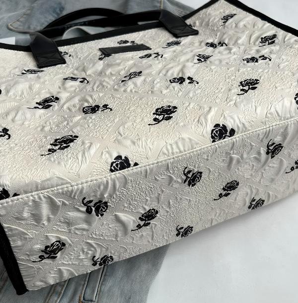 Large-capacity women's canvas shoulder bag