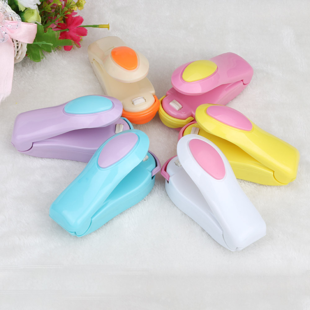 Portable Bag Clips Handheld Mini Electric Heat Sealing Machine Impulse Sealer Seal Packing Plastic Bag Work With Battery Supply