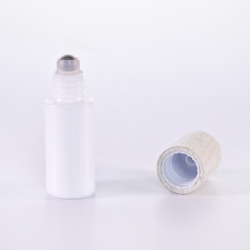 White Glass Roll On Bottle With Wooden Lid4 Jpg