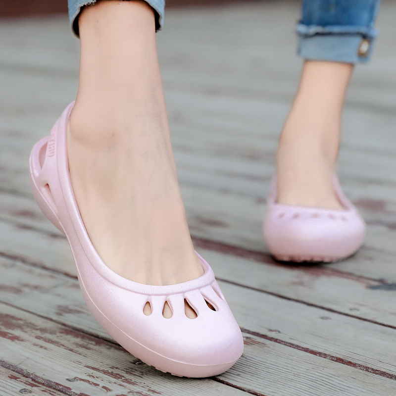 Women Clogs Jelly Sandals Home Non-slip Summer Hole Shoes Female Flat Slippers Plastic Female Girls Waterproof EVA Garden Shoes