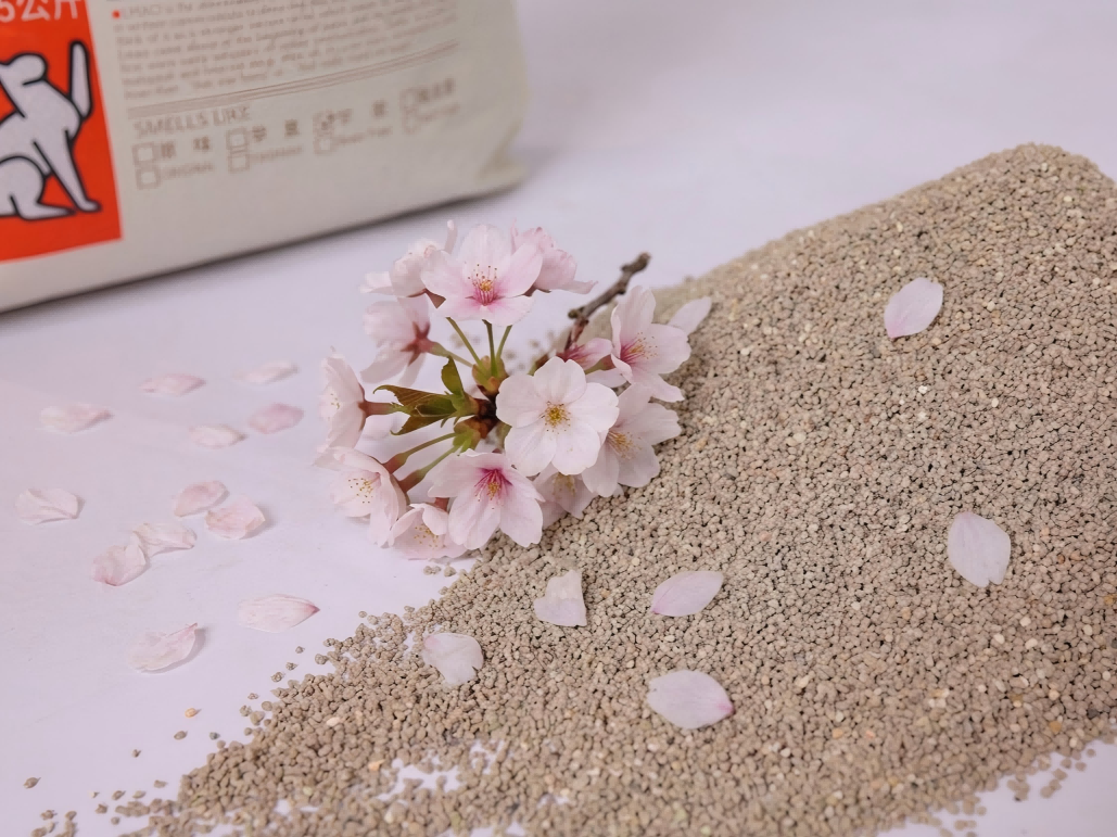 Activated Charcoal Cherry Blossom Scented Deodorizing Ball Bentonite Cat Litter