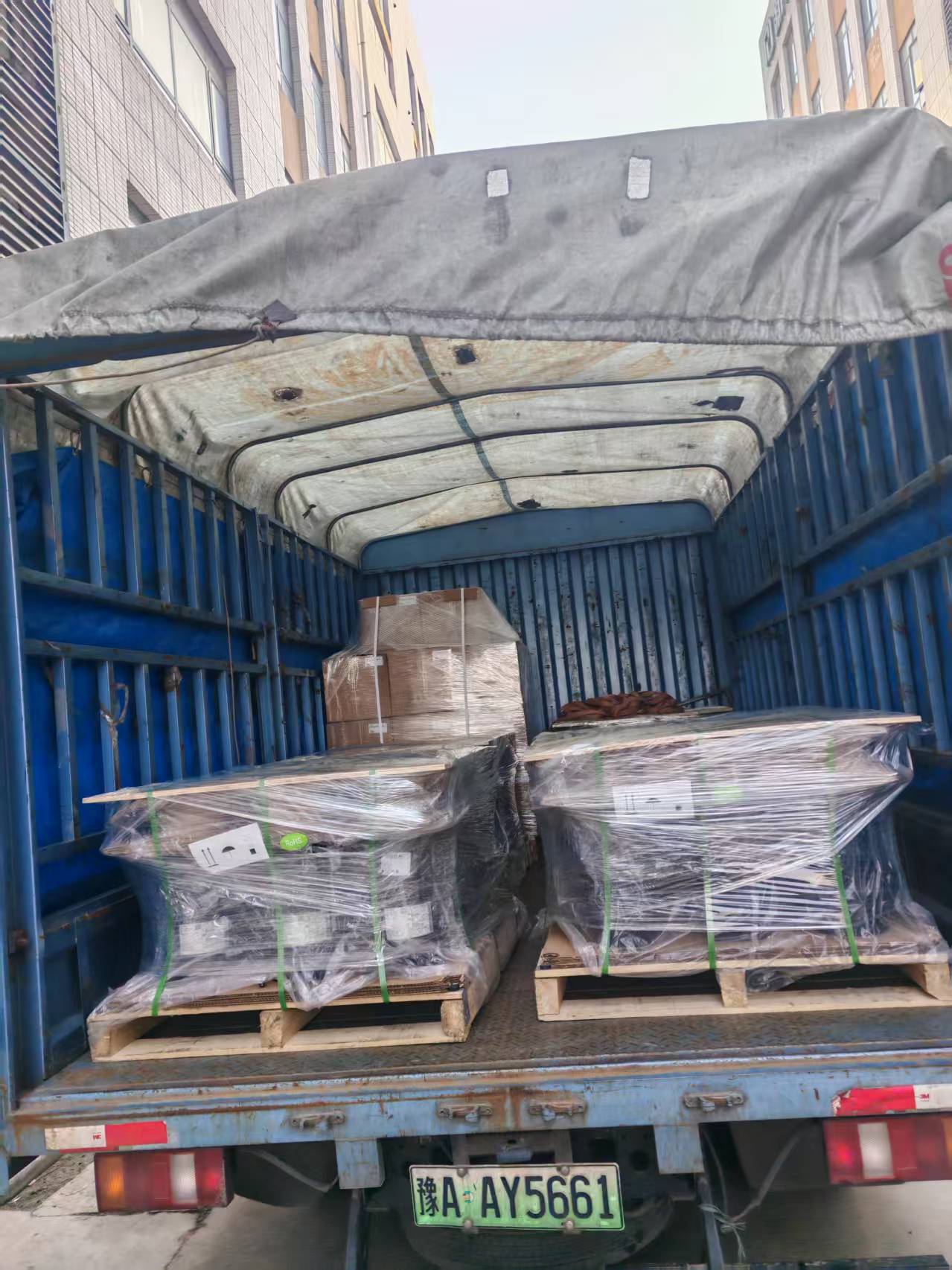Shipping photos
