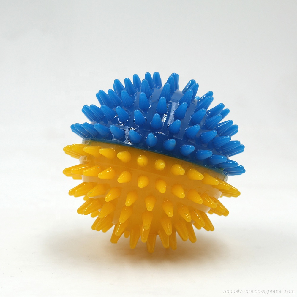 Colorful Soft TPR Pet Chew Supplies Playing Squeaking Voice Activated Dog Spike Ball toys 6.5cm