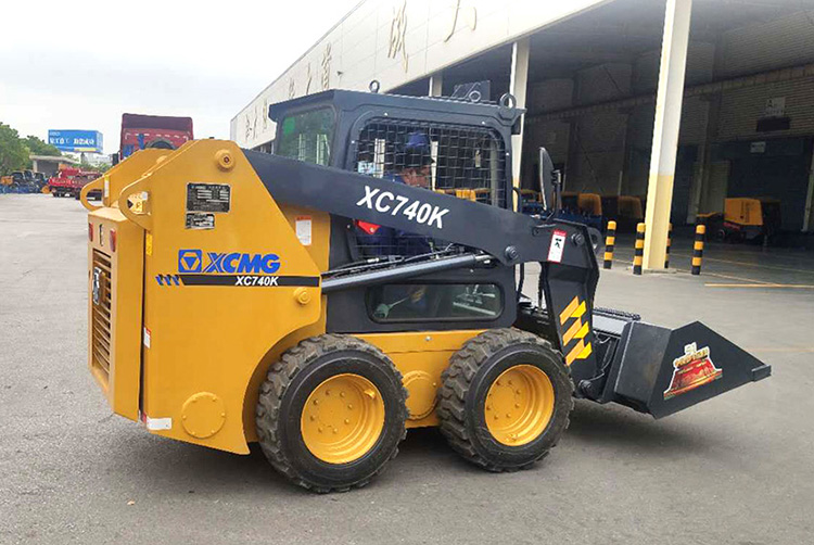 XCMG XC740K Chinese wheel track skid steer loader