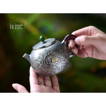 Stunning Peony Silver Teapot for Modern Elegance