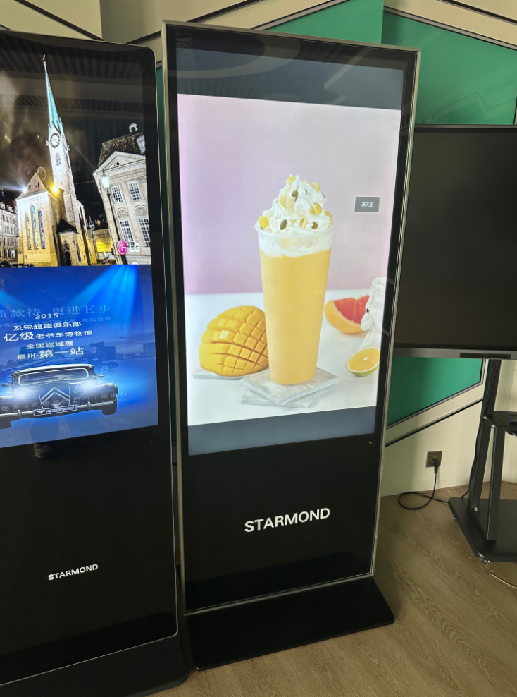 Remote USB and Wi-Fi advertising machine content management with cloud sync