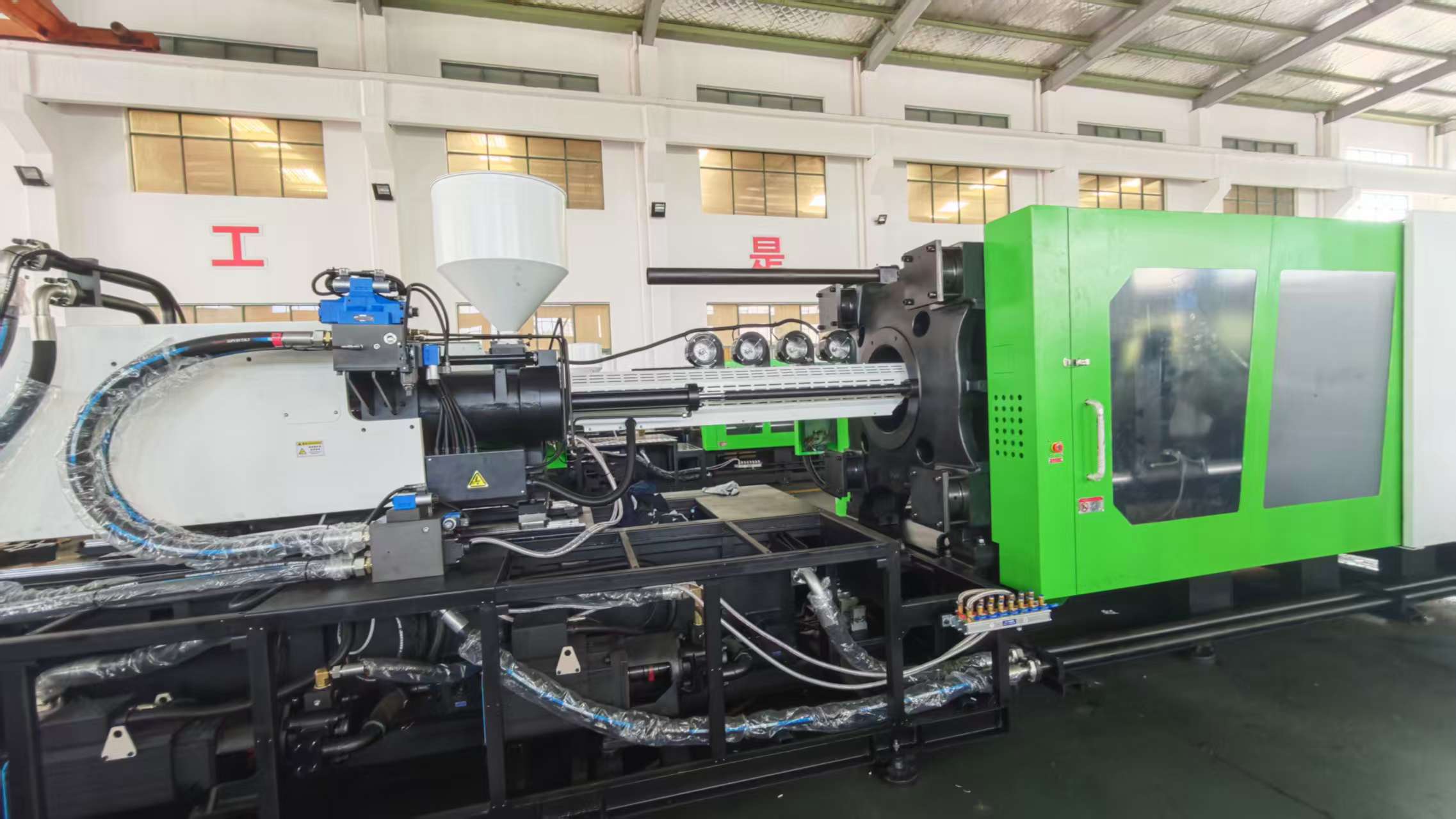 660T PET Injection Molding Machine