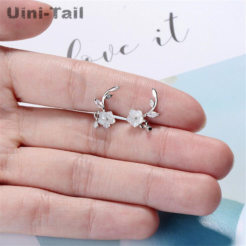 Uini-Tail hot new 925 sterling silver natural shell hand-carved flower earrings Korean plum small fresh ear jewelry GN540