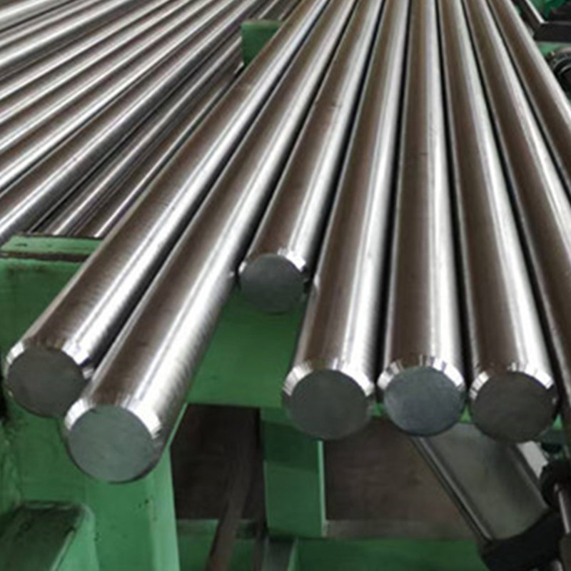 Close-up of chamfered ends on AISI 4140 cold drawn polished round bar