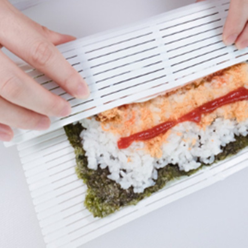New 1pcs Sushi Tool Plastic Rolling Mat Portable Healthy Japan Korea Home DIY Kitchen Rice Roll Maker Sushi Maker Tools