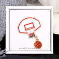 New Creative Cute Basketball Ball Frame Frame Brooch Badge Pin Fashion Jewelry Jewelry Denim Shirt Backpack Jewelry