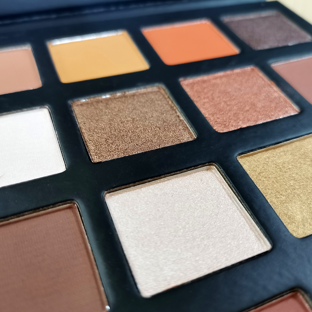 16 Colors Eyeshadow Palette1