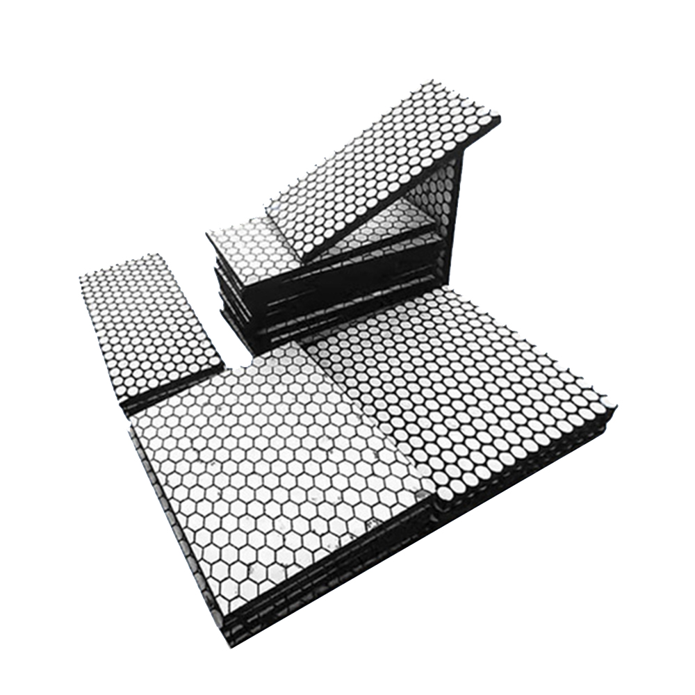 Wear-resistant composite ceramic liner