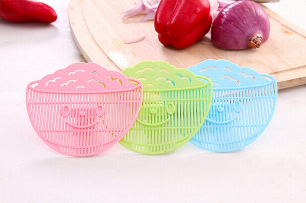 Home Kitchen Multifunction Clip-on Plastic Rice Cereals Washing Filter Devices Drain Stopper 3 Colors