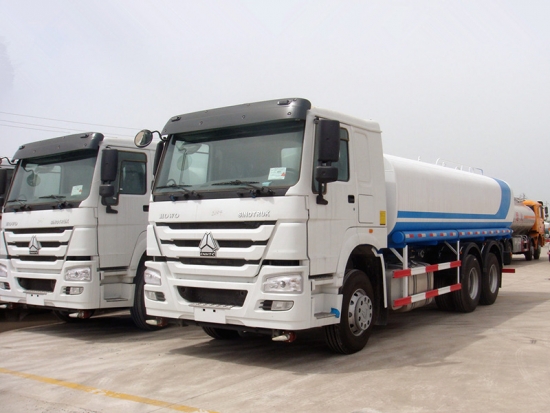 Sinotruk Howo Driving Type 20CBM Water Spinkler Truck