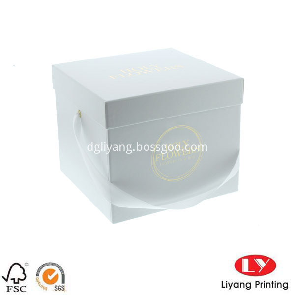 paper box packaging white