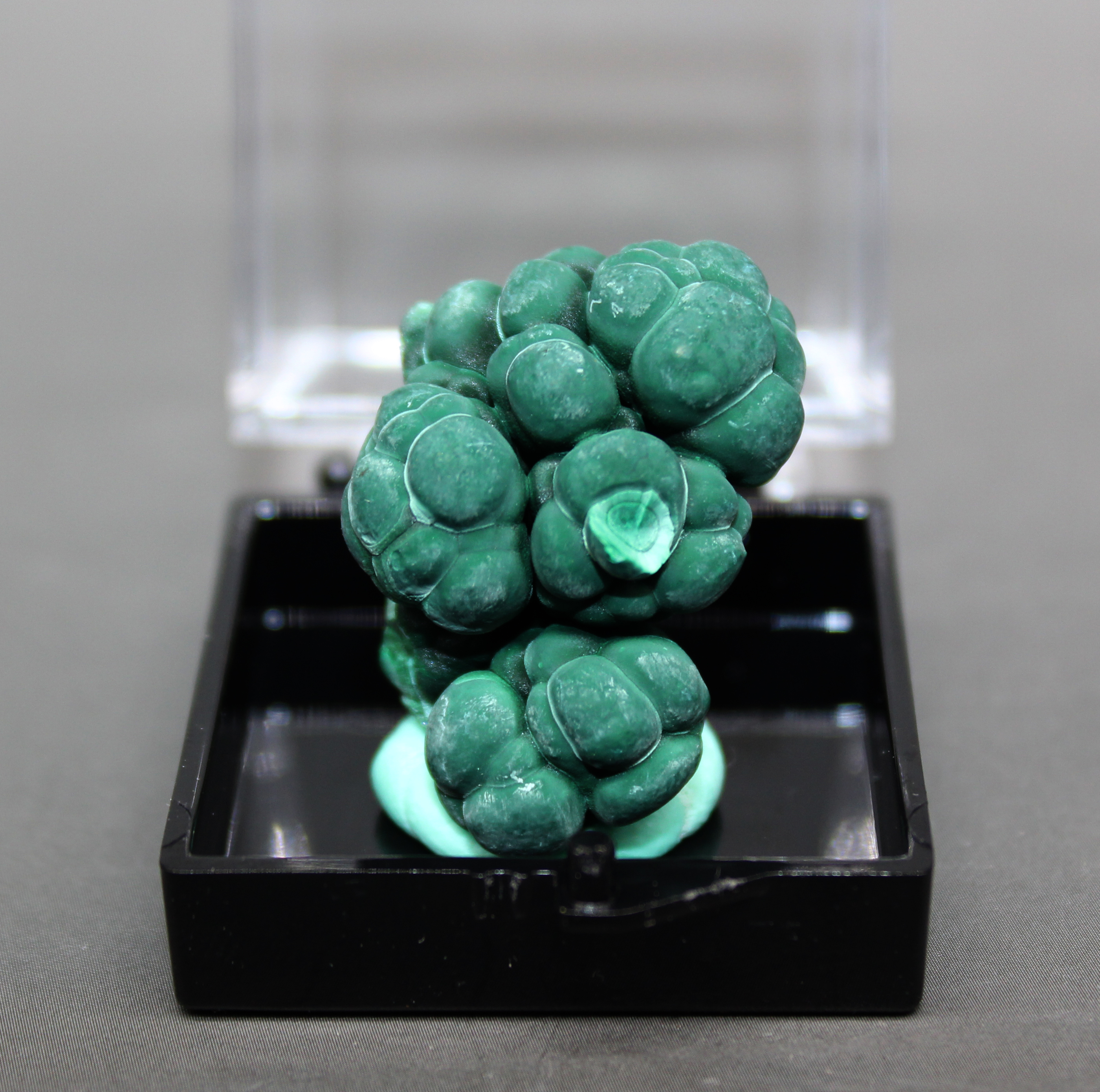 special offer! 100% Natural malachite mineral specimen crystal Stones and crystals quartz Healing crystal box size 3.4cm