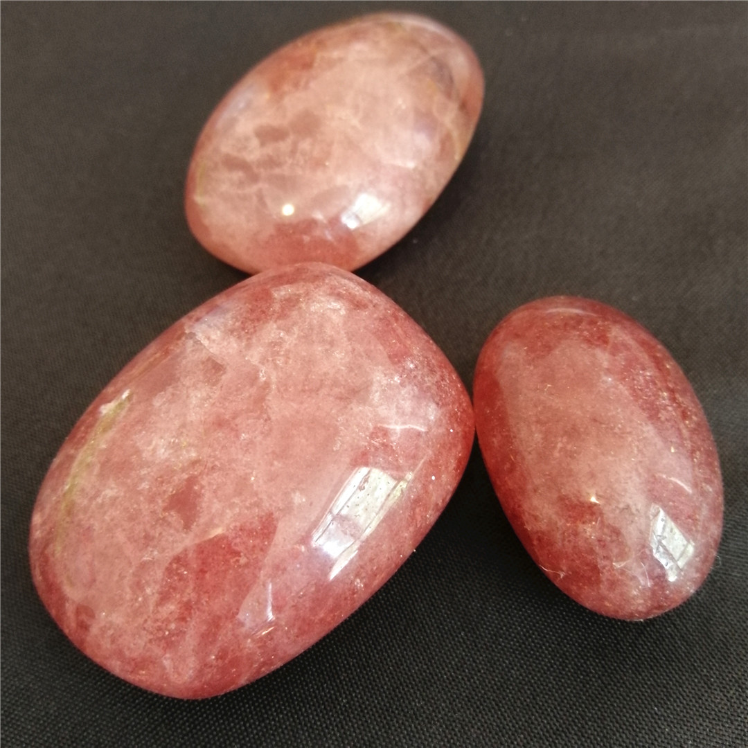 1pc Natural strawberry quartz Crystal Palm Stone Mineral Ornament Healing Wand Home Decor DIY Gift Decoration